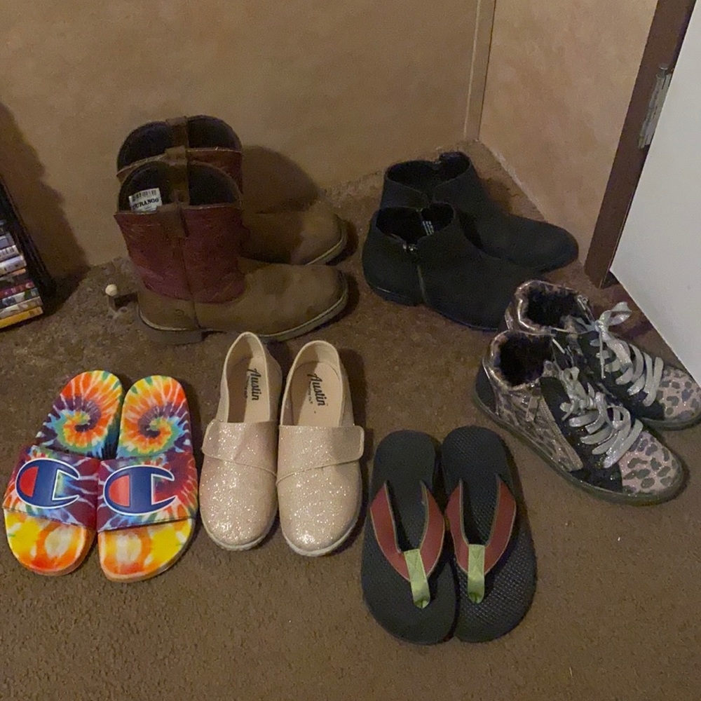 Girls size 4 shoe bundle